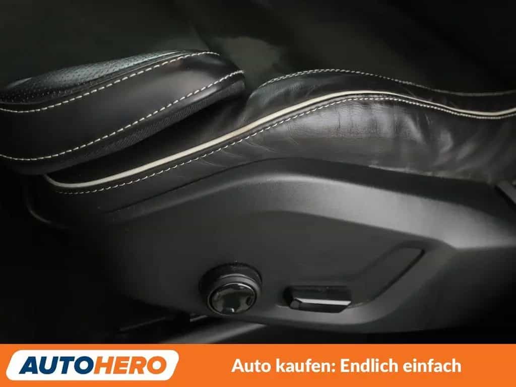 Volvo XC60 2.0 D4 R Design AWD Aut.*NAVI*LED*TEMPO*PDC 06/2019-photo-24