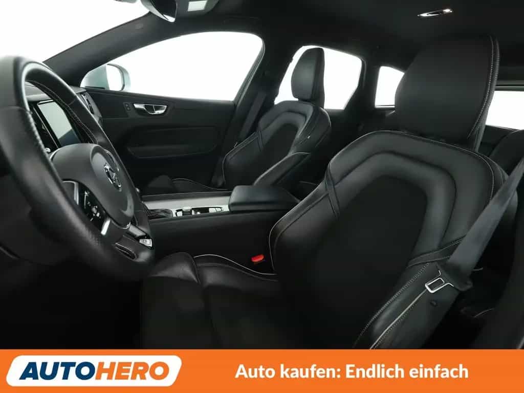 Volvo XC60 2.0 D4 R Design AWD Aut.*NAVI*LED*TEMPO*PDC 06/2019-photo-9