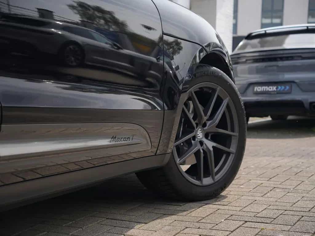 Porsche Macan T LUFTF.-PANO-SPORTABGAS.-20"S-VOLL-LEDER 11/2022-photo-11
