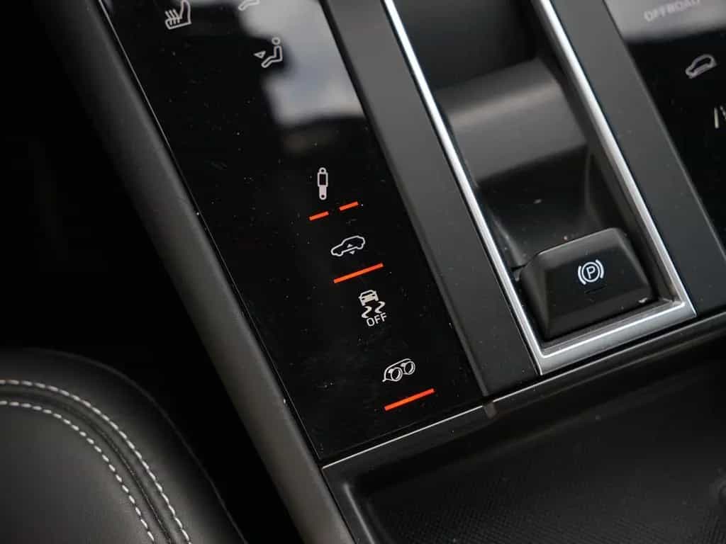 Porsche Macan T LUFTF.-PANO-SPORTABGAS.-20"S-VOLL-LEDER 11/2022-photo-24