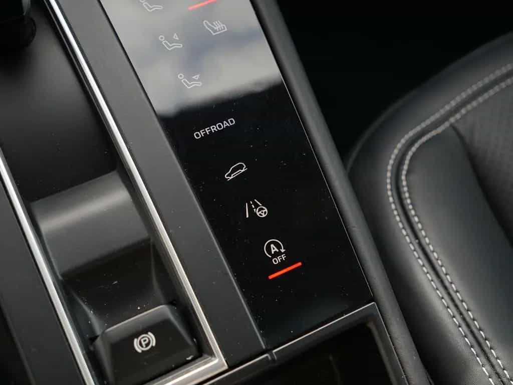 Porsche Macan T LUFTF.-PANO-SPORTABGAS.-20"S-VOLL-LEDER 11/2022-photo-25