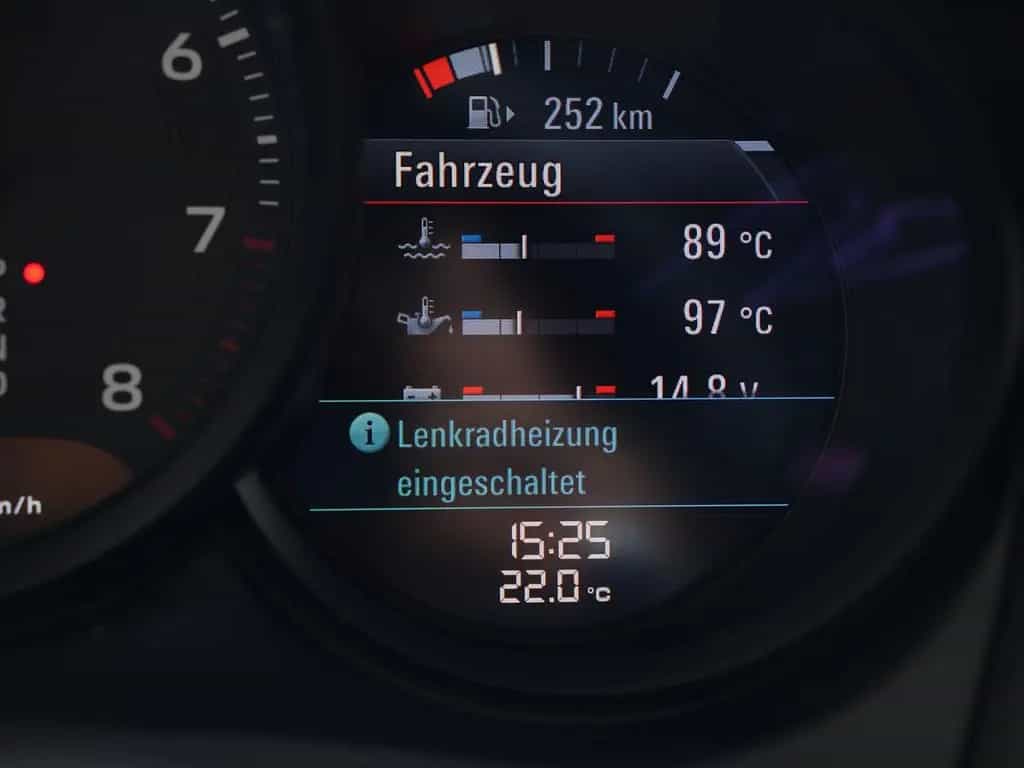 Porsche Macan T LUFTF.-PANO-SPORTABGAS.-20"S-VOLL-LEDER 11/2022-photo-30