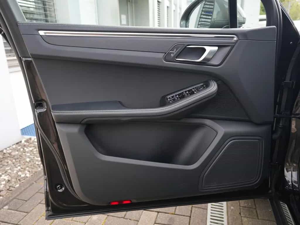 Porsche Macan T LUFTF.-PANO-SPORTABGAS.-20"S-VOLL-LEDER 11/2022-photo-41