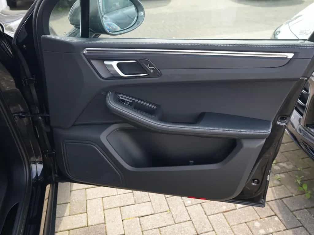 Porsche Macan T LUFTF.-PANO-SPORTABGAS.-20"S-VOLL-LEDER 11/2022-photo-42