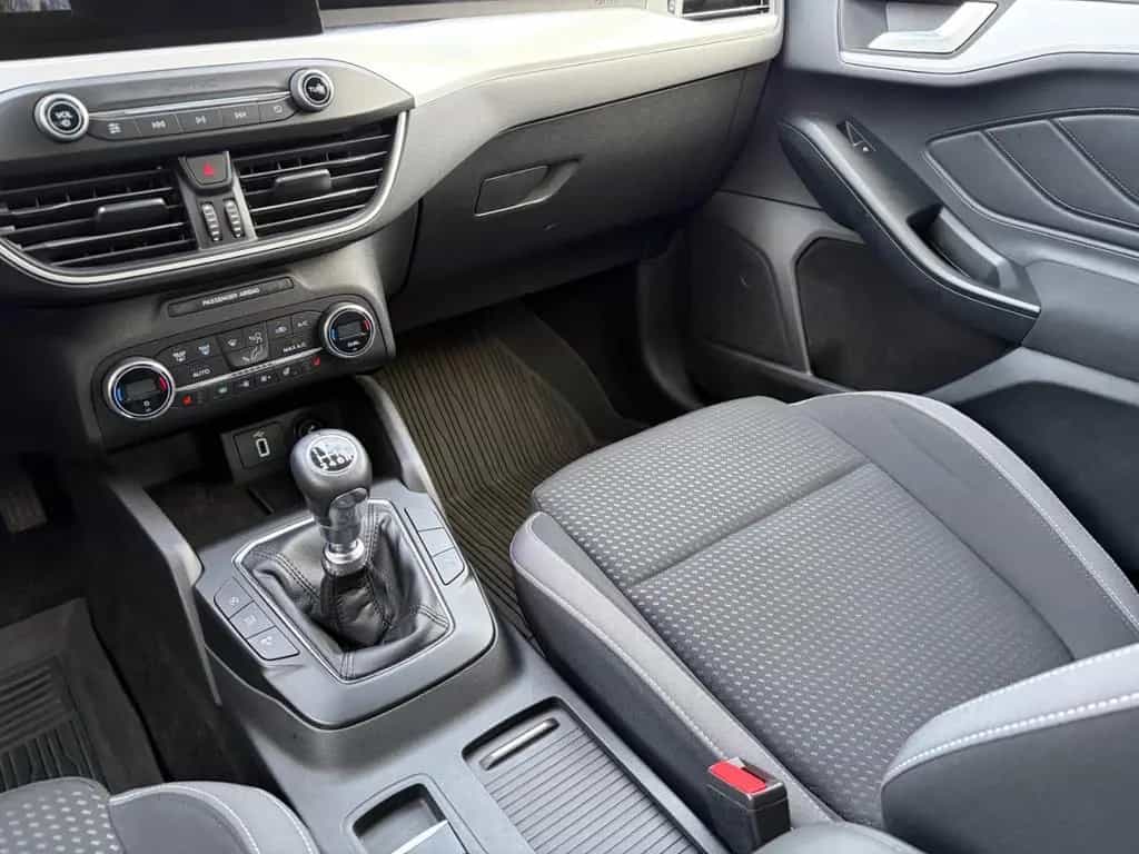 Ford Focus 1.0 EcoBoost Cool & Connect Navi LED 01/2019-photo-9
