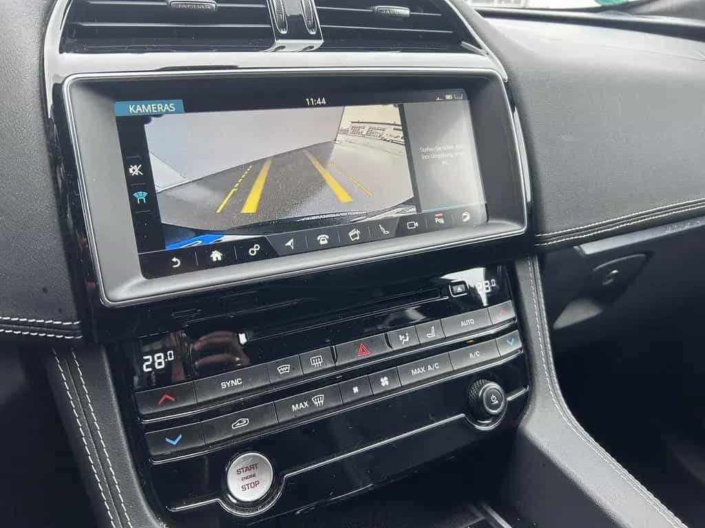 Jaguar F-Pace 20d R-Sport AWD NAVI KAM Fahrass LED 20" 07/2020-photo-14