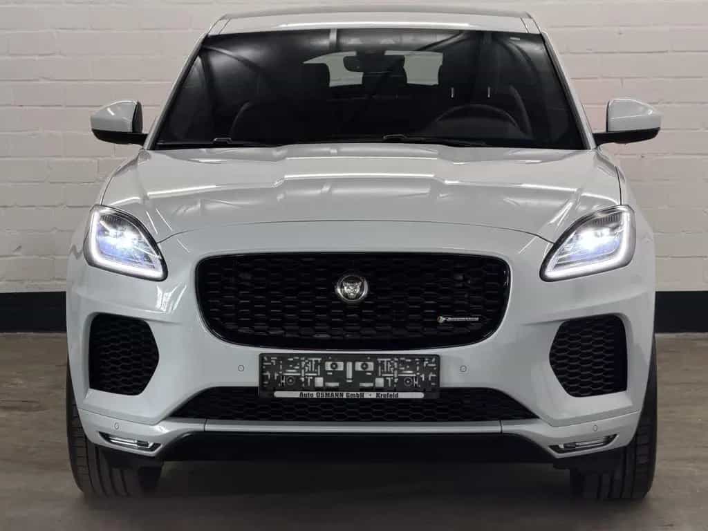 Jaguar E-Pace Chequered Flag AWD / TOTW. / RFK / AHK 12/2020-photo-1