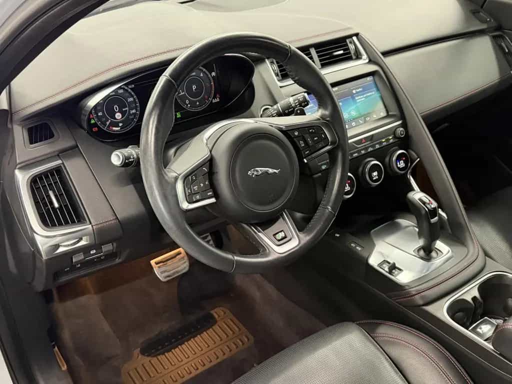 Jaguar E-Pace Chequered Flag AWD / TOTW. / RFK / AHK 12/2020-photo-11