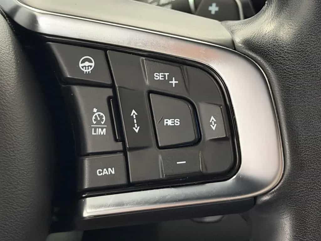Jaguar E-Pace Chequered Flag AWD / TOTW. / RFK / AHK 12/2020-photo-14