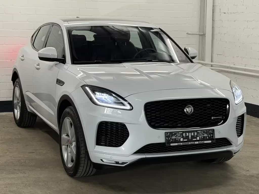 Jaguar E-Pace Chequered Flag AWD / TOTW. / RFK / AHK 12/2020-photo-2