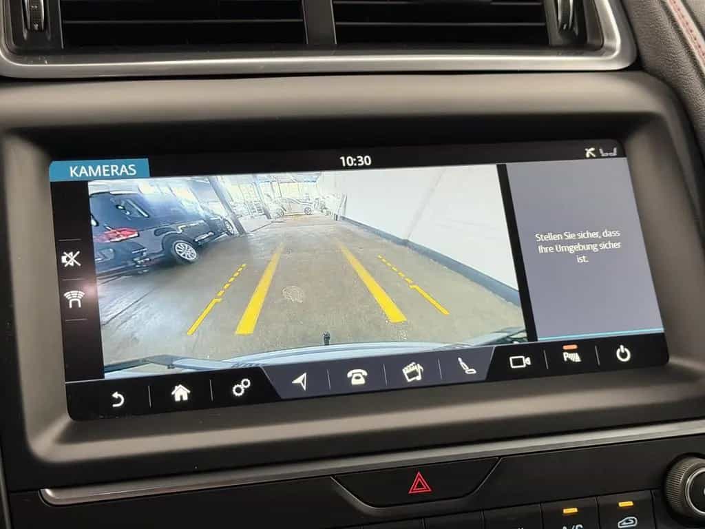 Jaguar E-Pace Chequered Flag AWD / TOTW. / RFK / AHK 12/2020-photo-20