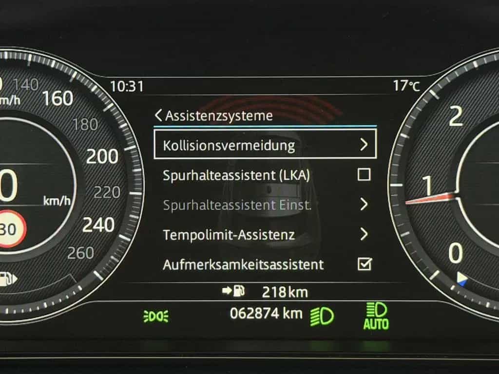 Jaguar E-Pace Chequered Flag AWD / TOTW. / RFK / AHK 12/2020-photo-21