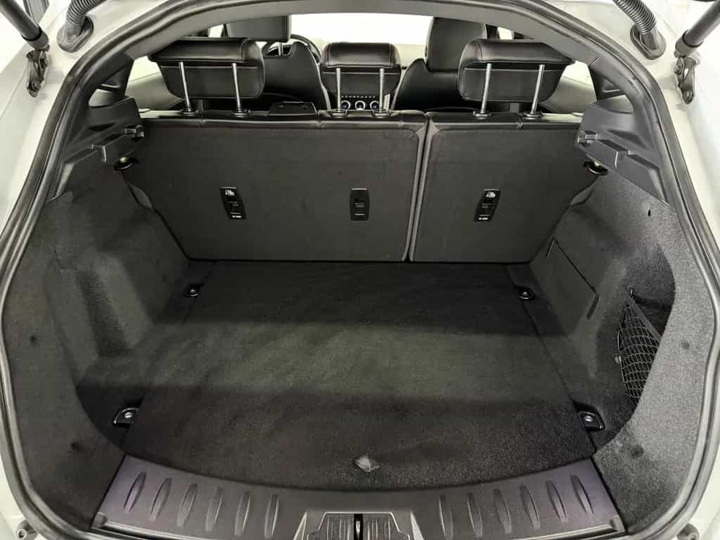 Jaguar E-Pace Chequered Flag AWD / TOTW. / RFK / AHK 12/2020-photo-25