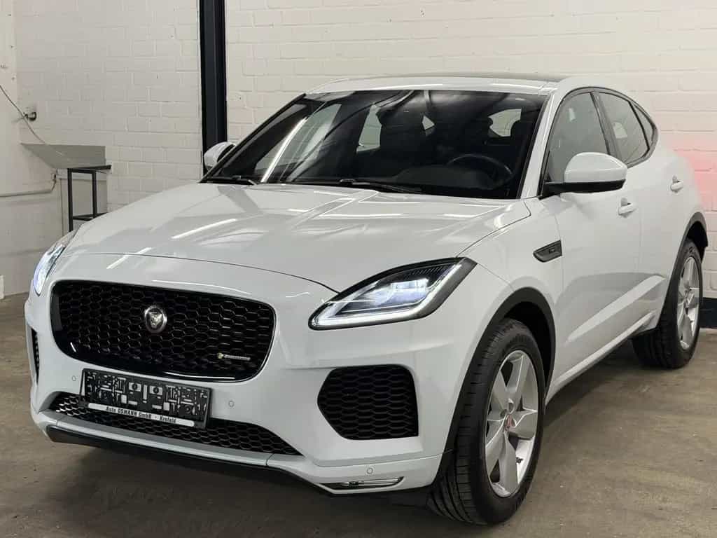 Jaguar E-Pace Chequered Flag AWD / TOTW. / RFK / AHK 12/2020-photo-3