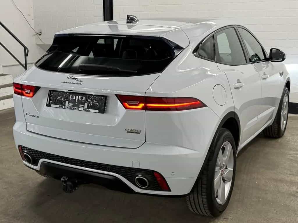 Jaguar E-Pace Chequered Flag AWD / TOTW. / RFK / AHK 12/2020-photo-6