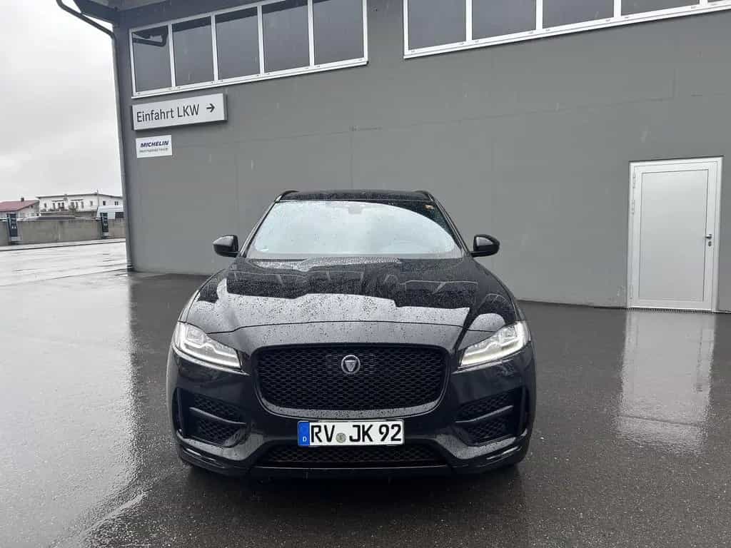 Jaguar F-Pace 20d R-Sport AWD NAVI KAM Fahrass LED 20" 07/2020-photo-1