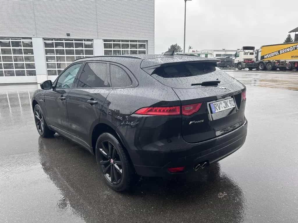Jaguar F-Pace 20d R-Sport AWD NAVI KAM Fahrass LED 20" 07/2020-photo-4