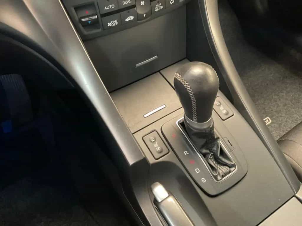 Honda Accord Lim. 2,0i Aut. Ele., "50 Jahre" TÜV 03/28 01/2012-photo-27