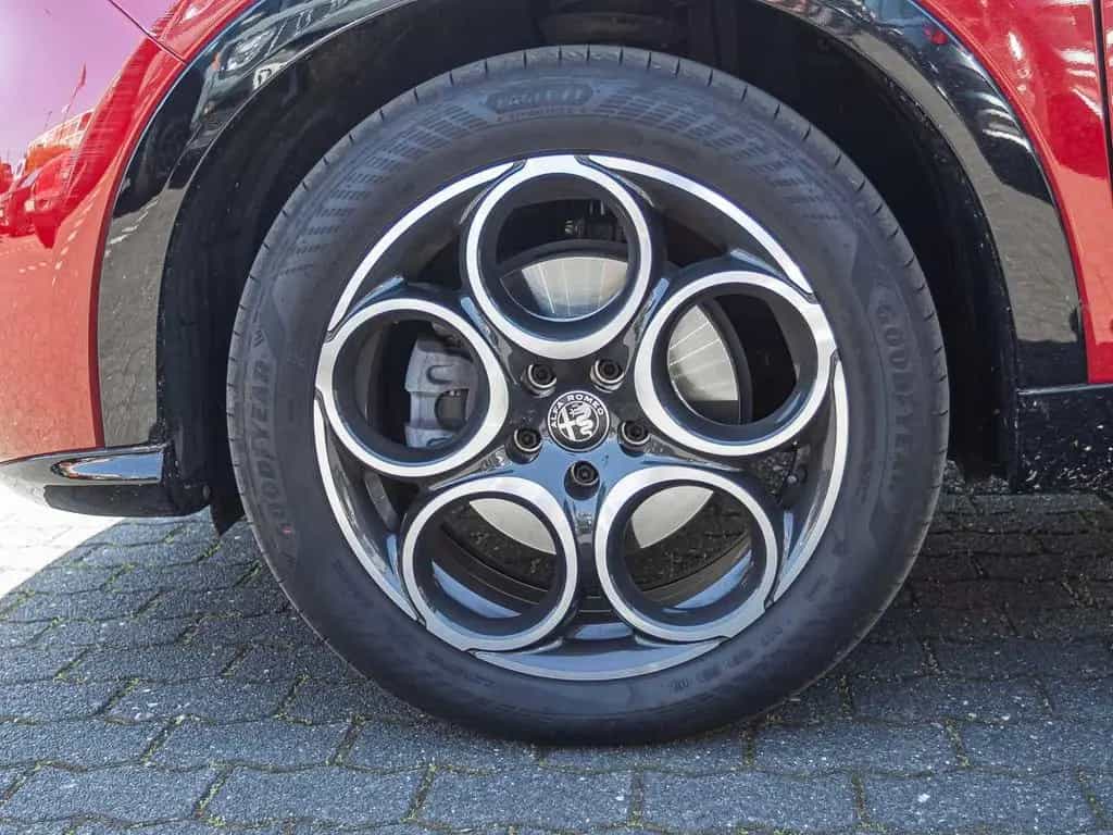 Alfa Romeo Tonale Diesel 1.6 VGT-D Sprint Winterpaket 09/2025-photo-4