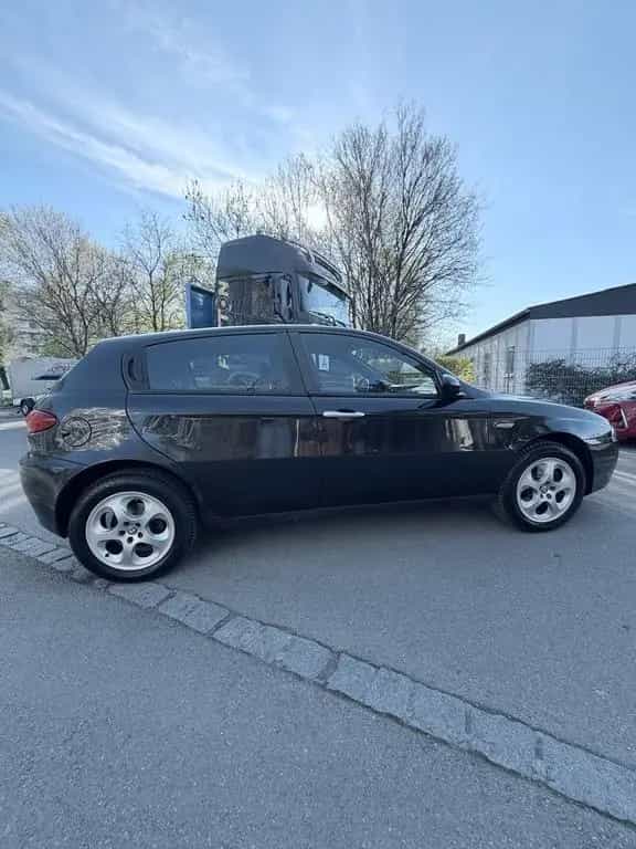 Alfa Romeo 147 Top Zustand Tuv 03/2028 Zah... 04/2008-photo-1