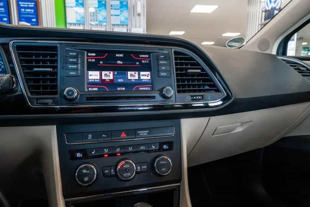 Seat Leon ST Style 1.2 Benzin Navi Tempomat Klima 04/2014-photo-25