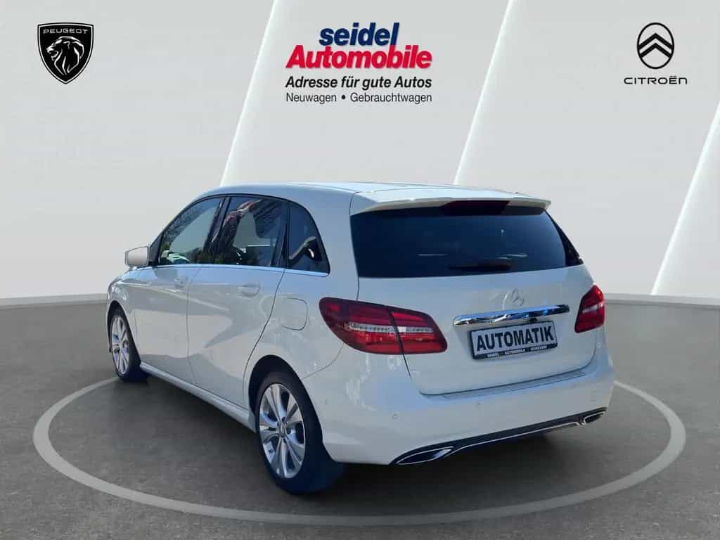 Mercedes-Benz B-Class 180 Urban AUTOMATIK, wenig KM, Navi, LED 02/2016-photo-2