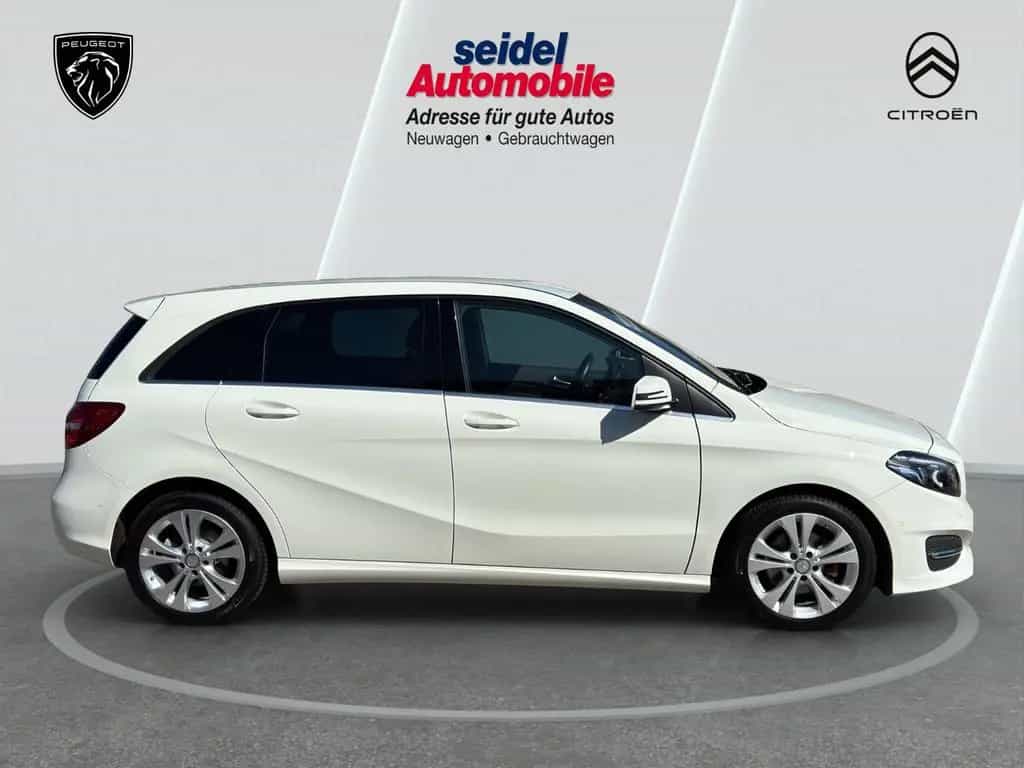 Mercedes-Benz B-Class 180 Urban AUTOMATIK, wenig KM, Navi, LED 02/2016-photo-5