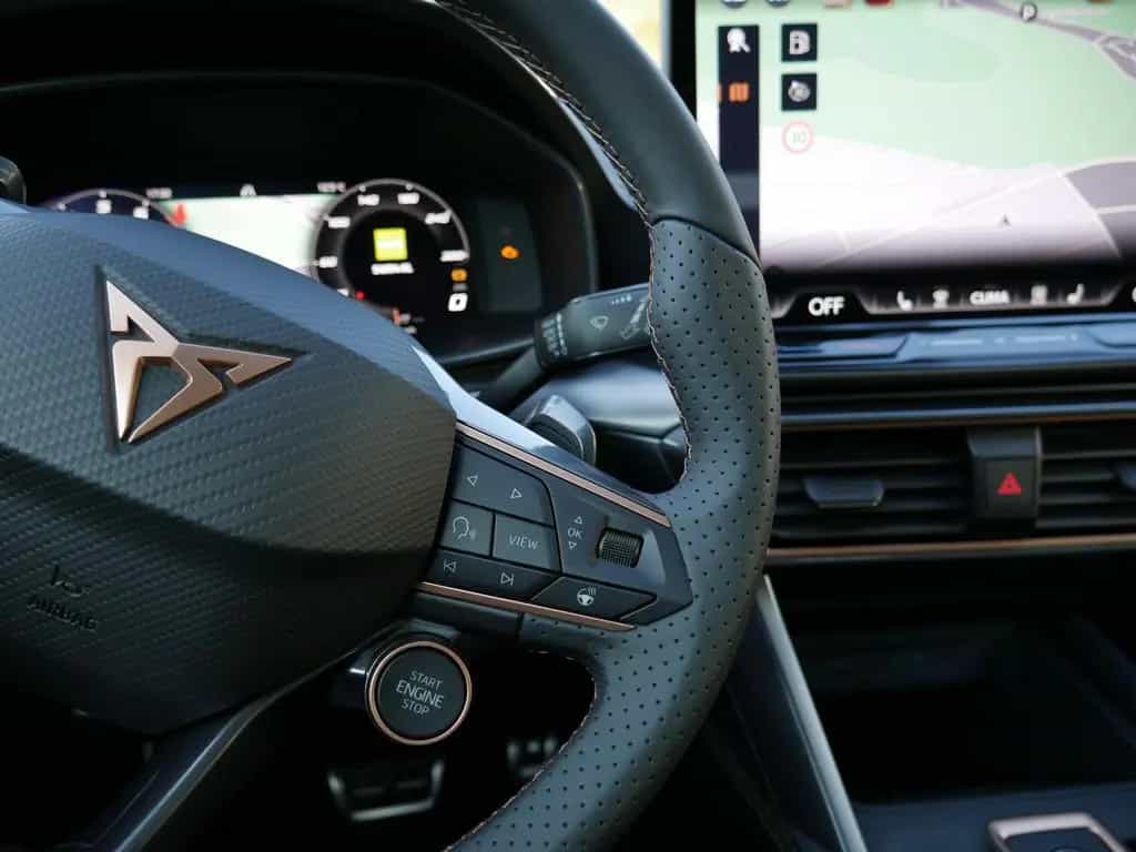 Cupra Leon 1.5 eTSI COPPER KEYLESS SHZ KAMERA NAVI ACC 01/2025-photo-15