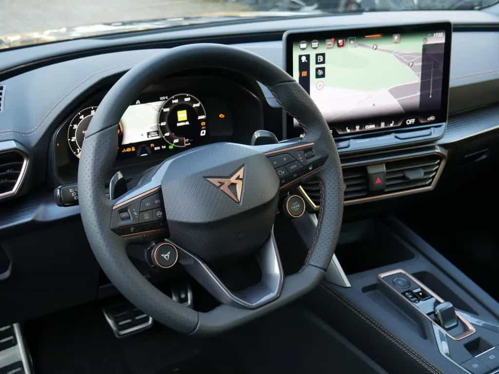Cupra Leon 1.5 eTSI COPPER KEYLESS SHZ KAMERA NAVI ACC 01/2025-photo-18