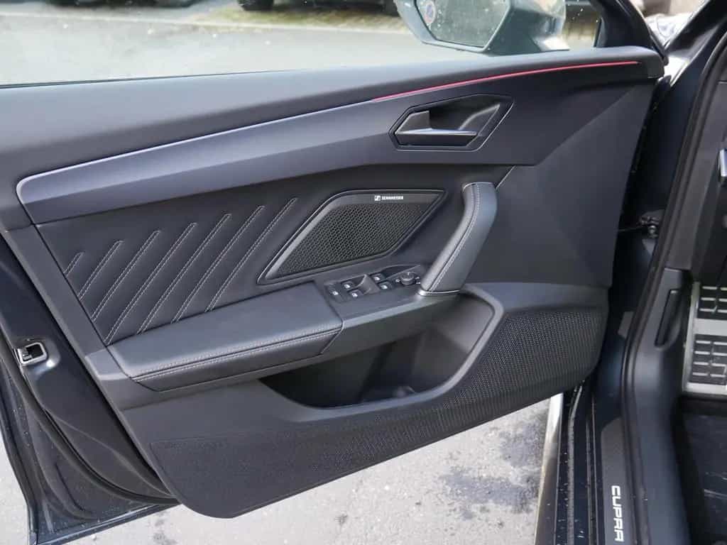 Cupra Leon 1.5 eTSI COPPER KEYLESS SHZ KAMERA NAVI ACC 01/2025-photo-19
