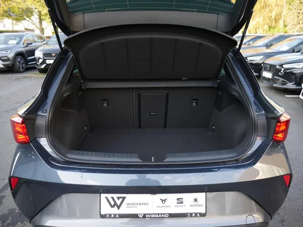 Cupra Leon 1.5 eTSI COPPER KEYLESS SHZ KAMERA NAVI ACC 01/2025-photo-20