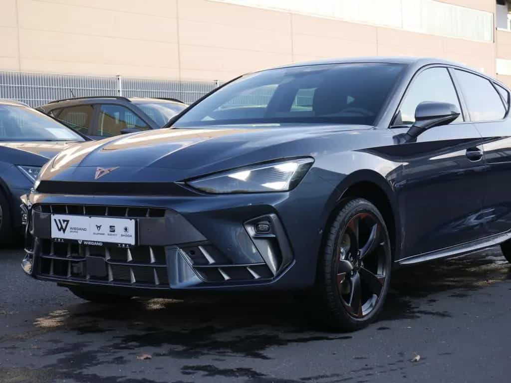 Cupra Leon 1.5 eTSI COPPER KEYLESS SHZ KAMERA NAVI ACC 01/2025-photo-22
