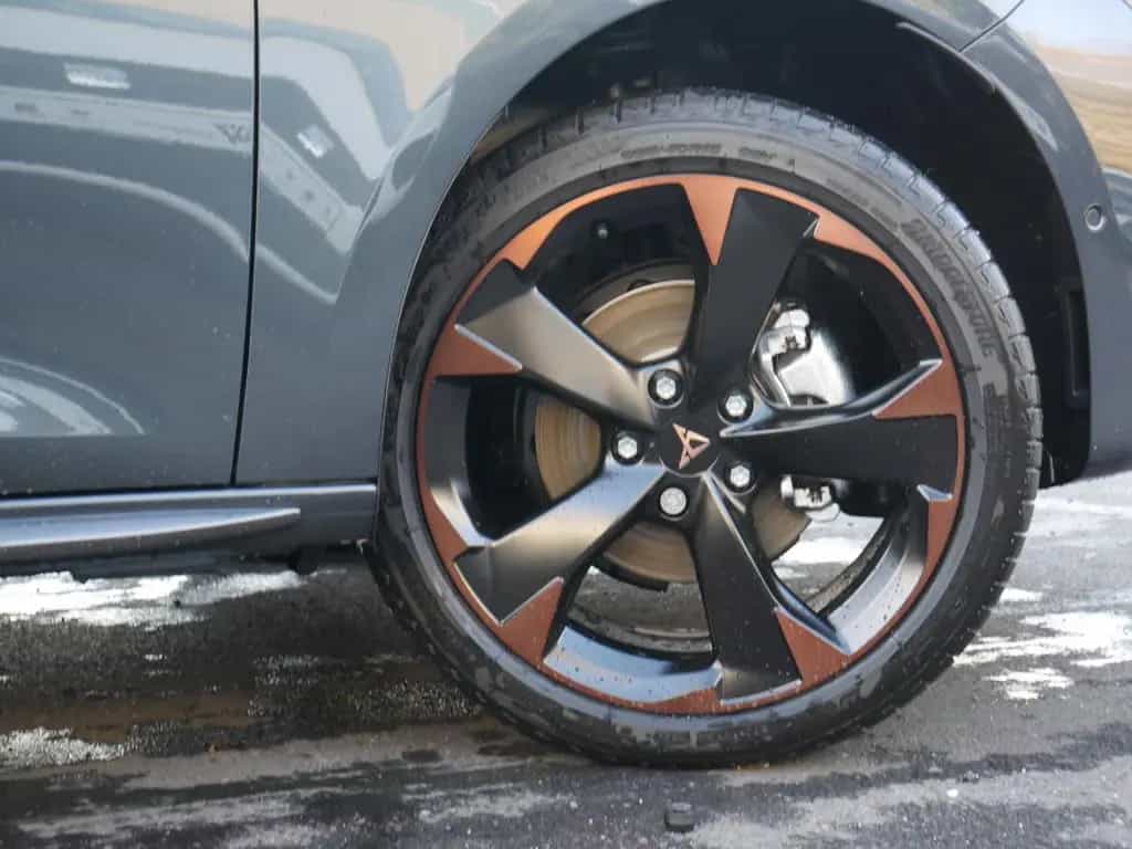 Cupra Leon 1.5 eTSI COPPER KEYLESS SHZ KAMERA NAVI ACC 01/2025-photo-4
