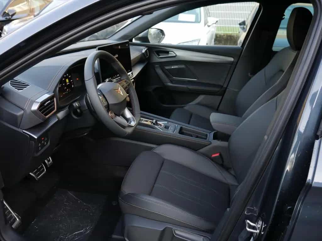 Cupra Leon 1.5 eTSI COPPER KEYLESS SHZ KAMERA NAVI ACC 01/2025-photo-6