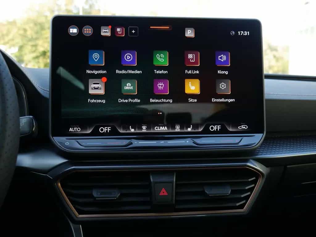 Cupra Leon 1.5 eTSI COPPER KEYLESS SHZ KAMERA NAVI ACC 01/2025-photo-7