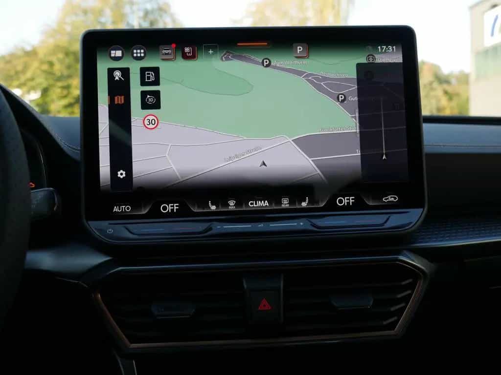 Cupra Leon 1.5 eTSI COPPER KEYLESS SHZ KAMERA NAVI ACC 01/2025-photo-8