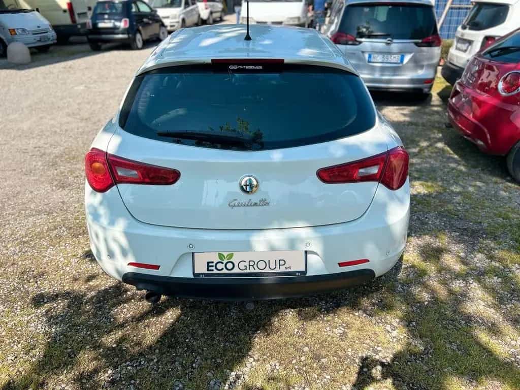 Alfa Romeo Giulietta 1.6 JTDm-2 105 CV Progressi 06/2011-photo-1