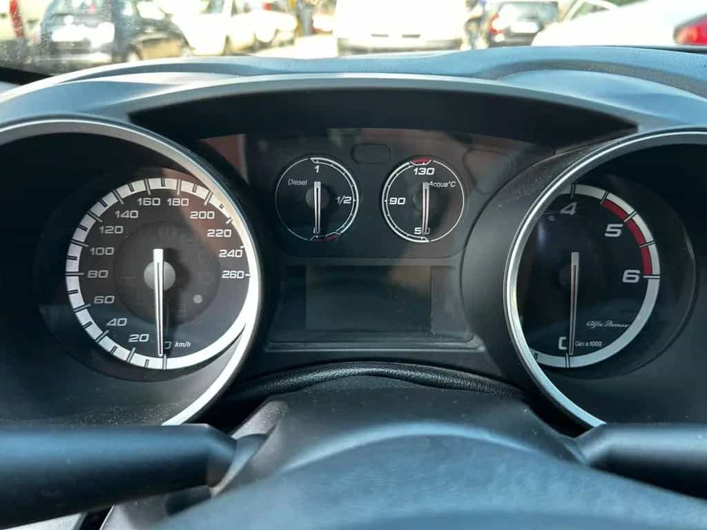 Alfa Romeo Giulietta 1.6 JTDm-2 105 CV Progressi 06/2011-photo-5