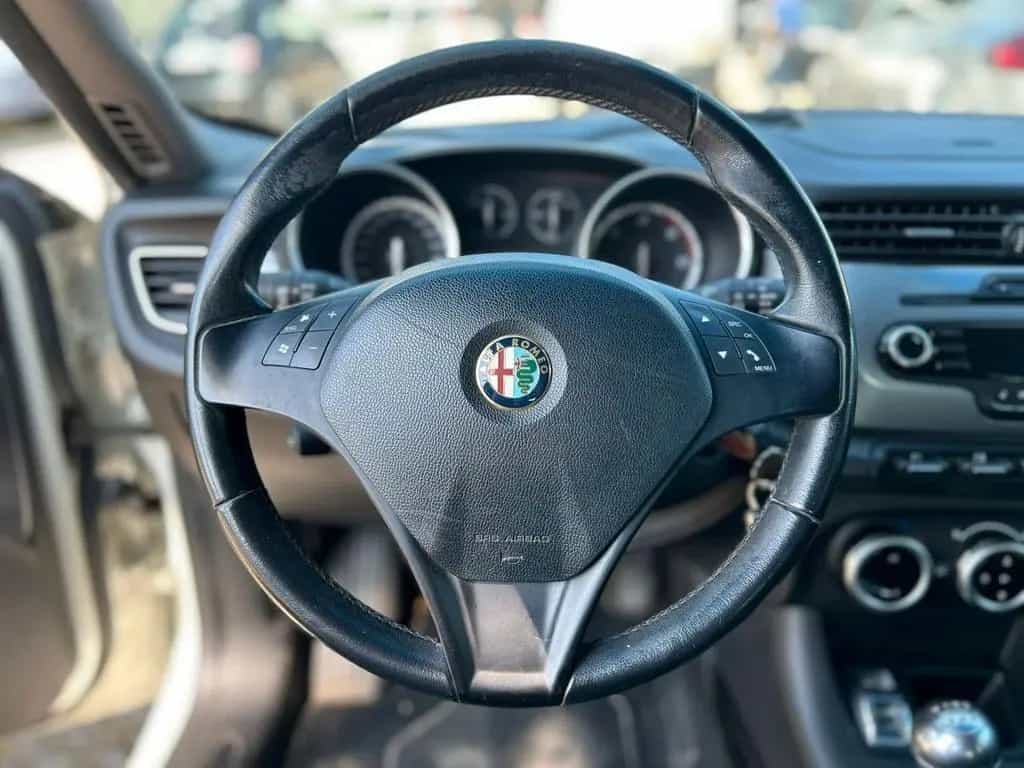 Alfa Romeo Giulietta 1.6 JTDm-2 105 CV Progressi 06/2011-photo-7