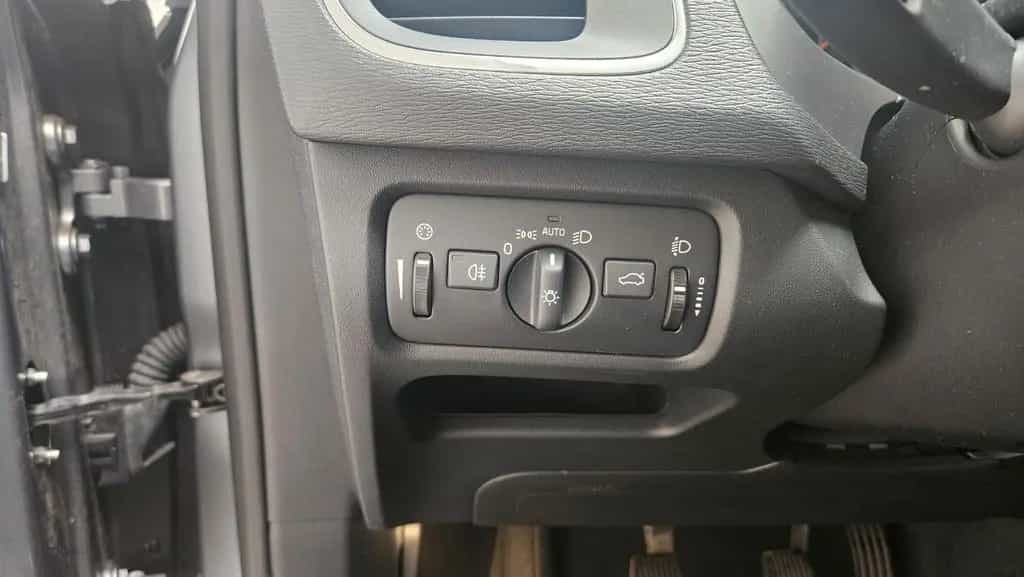 Volvo V40 Kinetic 1.Hand Navi Alu Allwetter 10/2017-photo-17