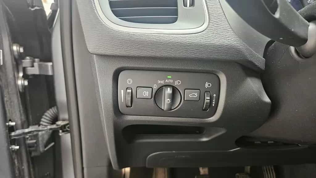 Volvo V40 Kinetic 1.Hand Navi Alu Allwetter 10/2017-photo-19