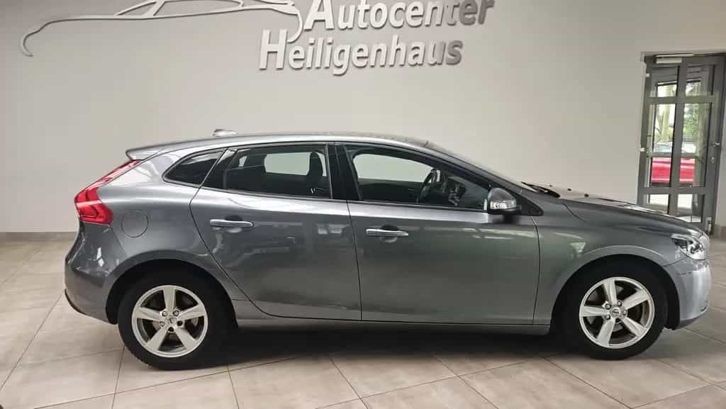 Volvo V40 Kinetic 1.Hand Navi Alu Allwetter 10/2017-photo-2