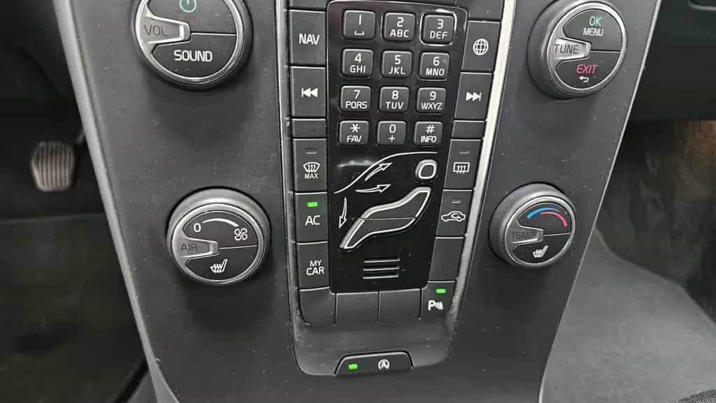 Volvo V40 Kinetic 1.Hand Navi Alu Allwetter 10/2017-photo-22
