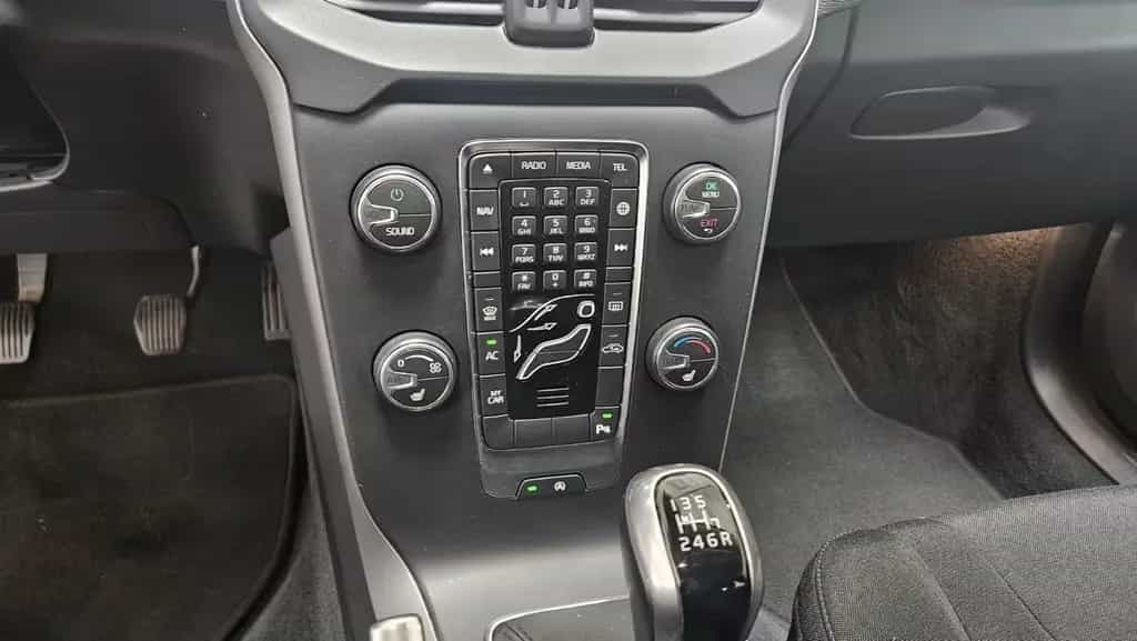 Volvo V40 Kinetic 1.Hand Navi Alu Allwetter 10/2017-photo-24