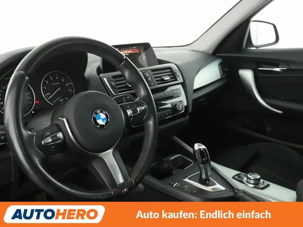 BMW 1 Series 118i Sport Line Aut.*NAVI*TEMPO*LED*PDC*SHZ* 01/2016-photo-10