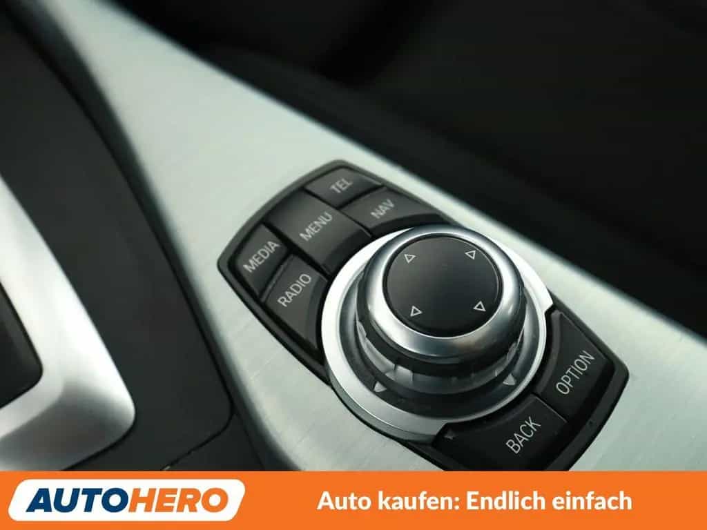 BMW 1 Series 118i Sport Line Aut.*NAVI*TEMPO*LED*PDC*SHZ* 01/2016-photo-25