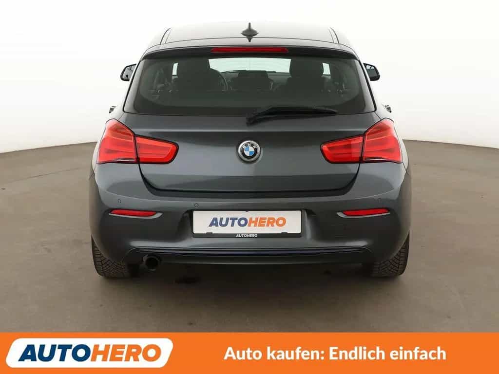 BMW 1 Series 118i Sport Line Aut.*NAVI*TEMPO*LED*PDC*SHZ* 01/2016-photo-4