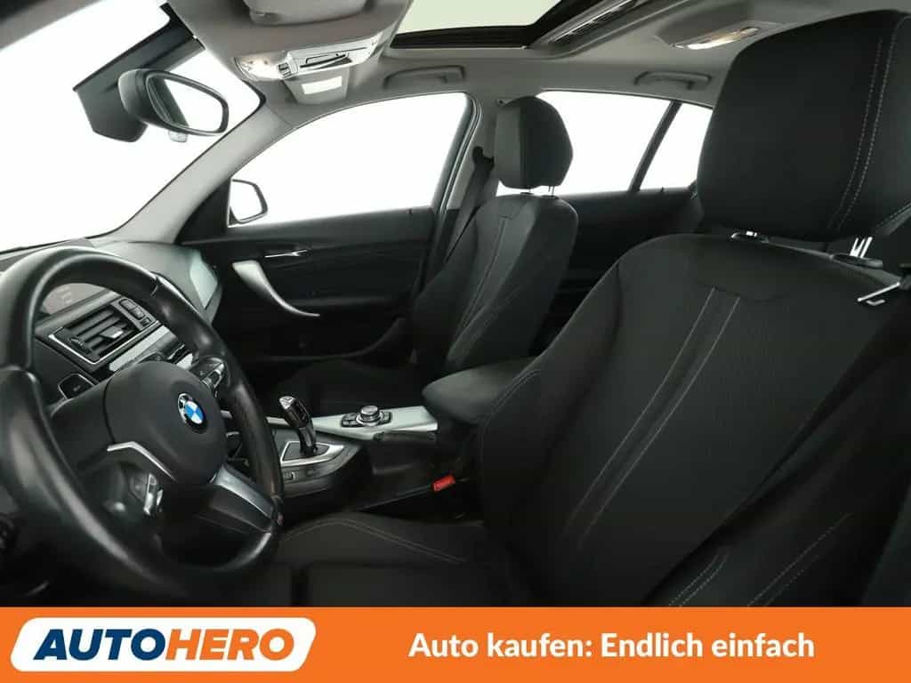 BMW 1 Series 118i Sport Line Aut.*NAVI*TEMPO*LED*PDC*SHZ* 01/2016-photo-9