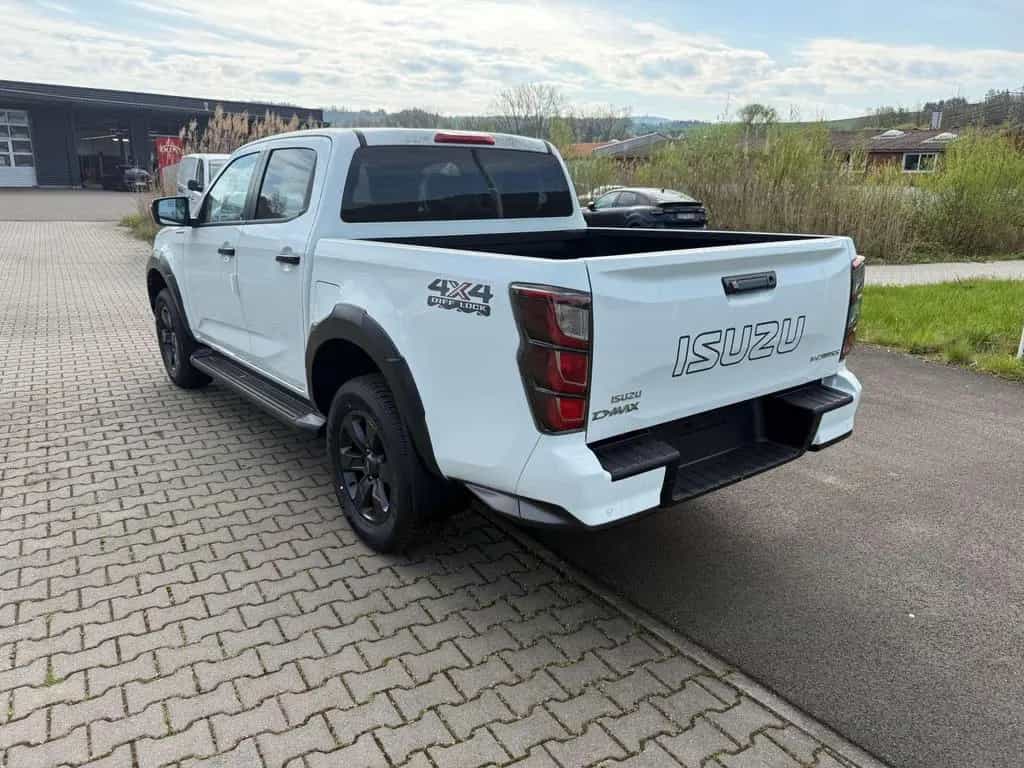 Isuzu D-Max D-Max Double Cab 4WD Autm. V-Cross null-photo-3