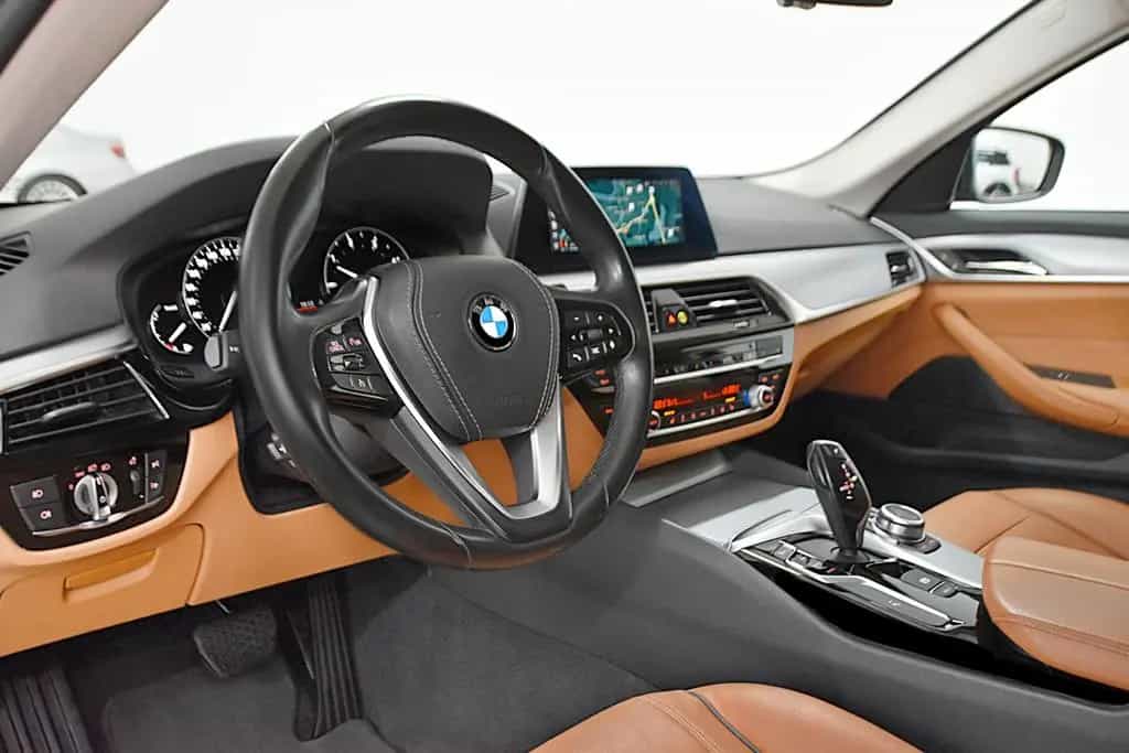 BMW 5 Series 520D TOURING *AUS 2 HAND*FINANZIERUNG MÖGLICH* 11/2019-photo-1